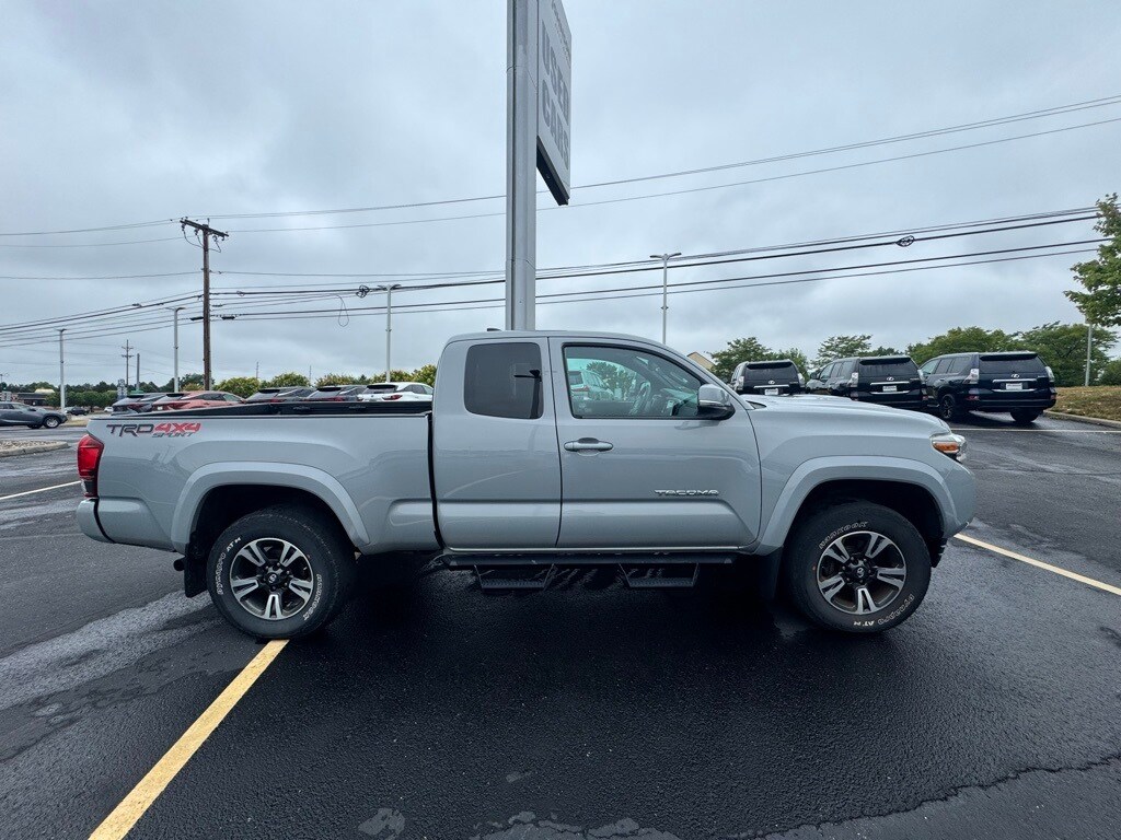 2019 Toyota Tacoma SR5 V6 photo 2