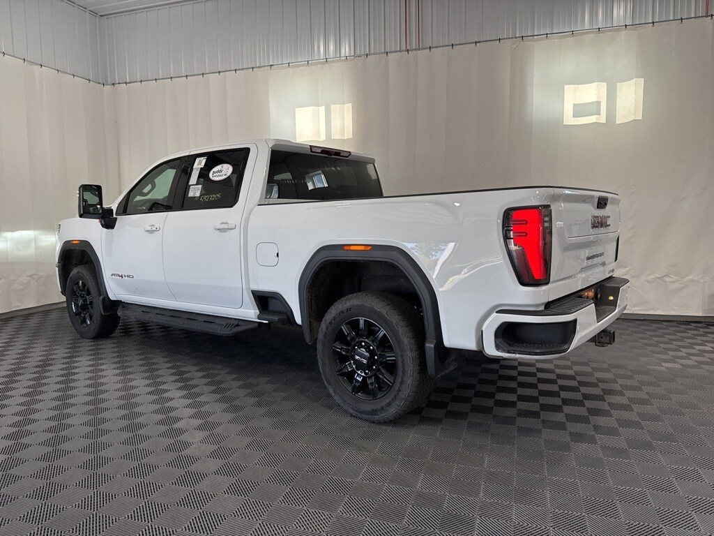 2024 Gmc Sierra HD AT4 photo 2