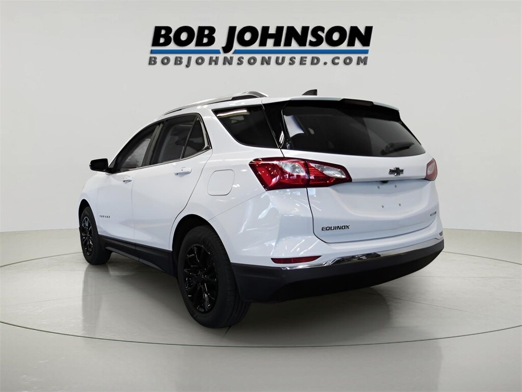 2018 Chevrolet Equinox LT photo 2