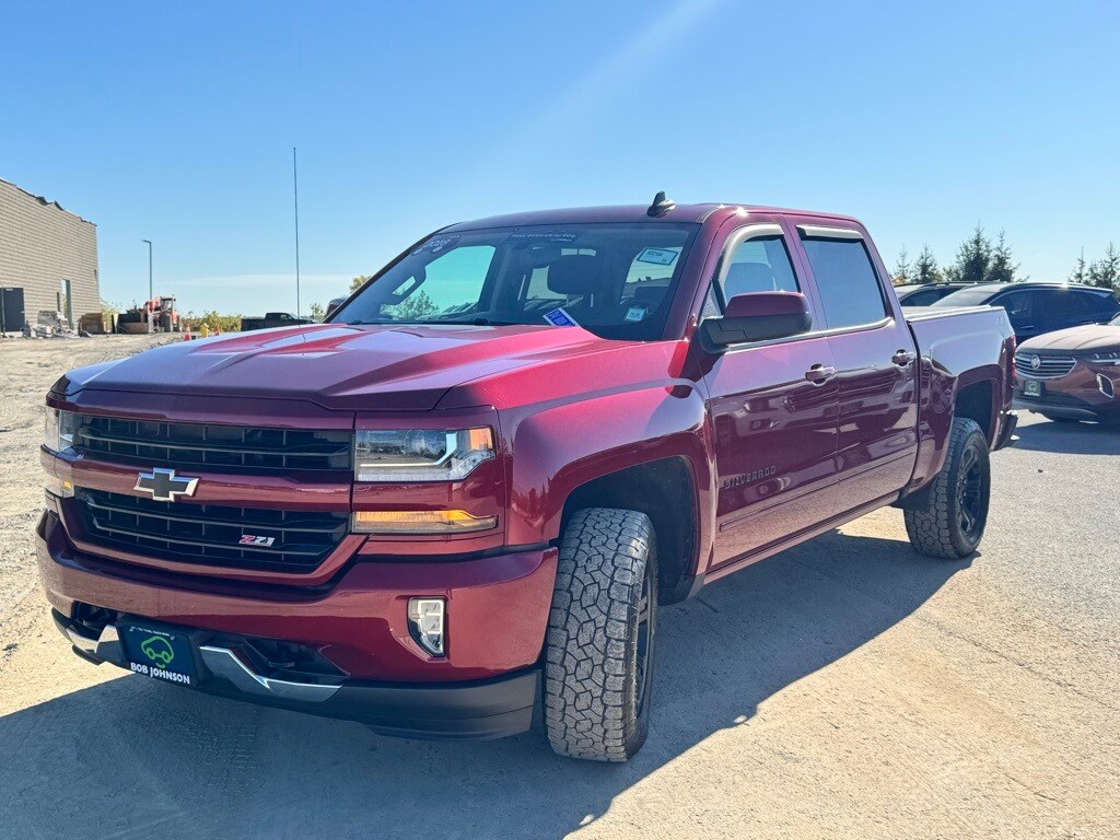 2018 Chevrolet Silverado 1500 LT2 photo 2