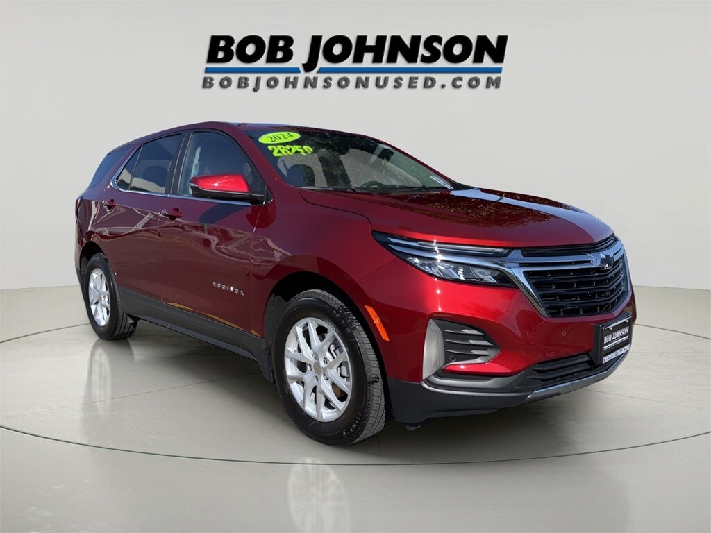 2024 Chevrolet Equinox LT photo 2