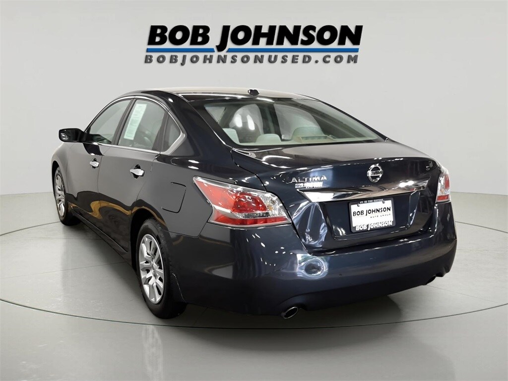 2015 Nissan Altima 2.5 S photo 3