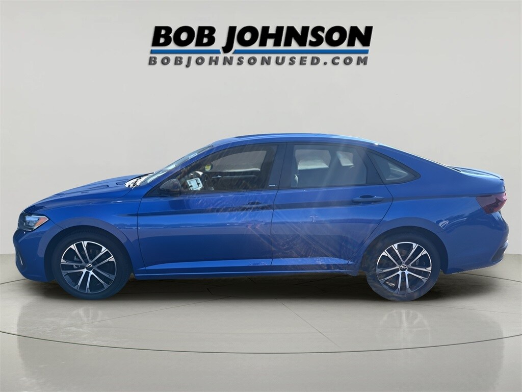 2023 Volkswagen Jetta 1.5T Sport photo 4