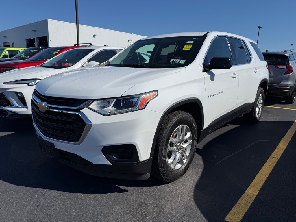 2019 Chevrolet Traverse LS photo 3