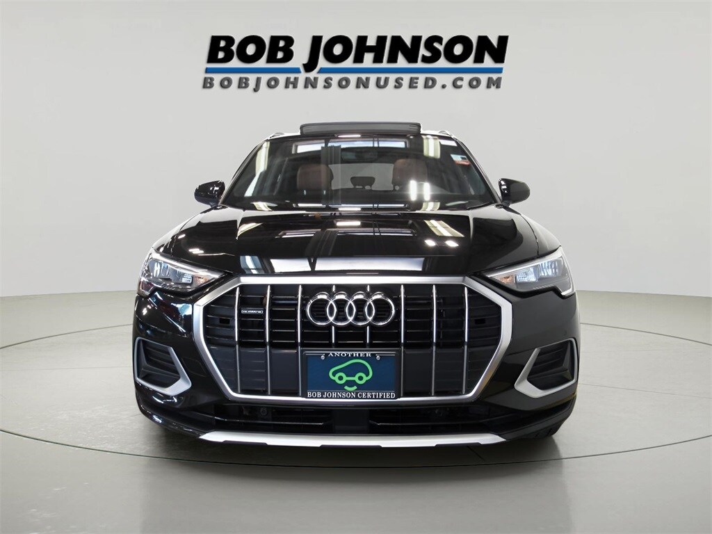 2022 Audi Q3 Premium 40 TFSI photo 3
