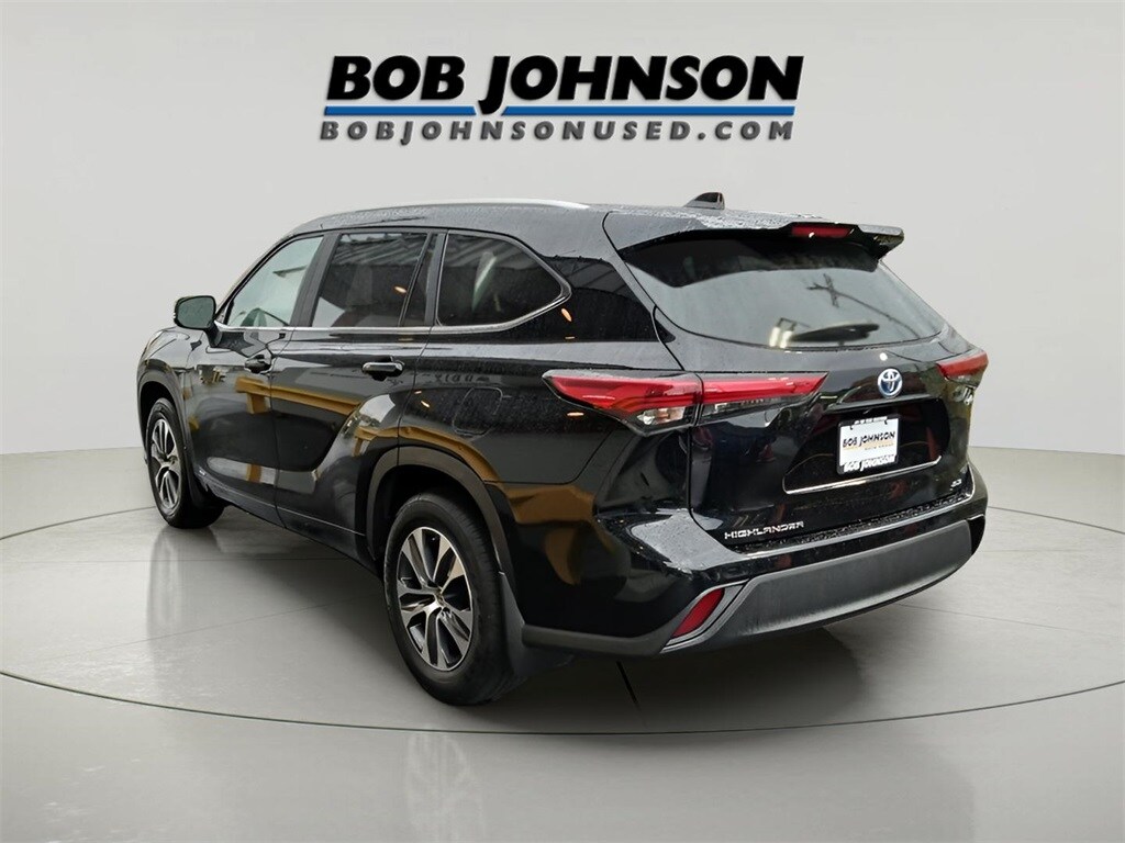 Used 2023 Toyota Highlander Hybrid XLE SUV