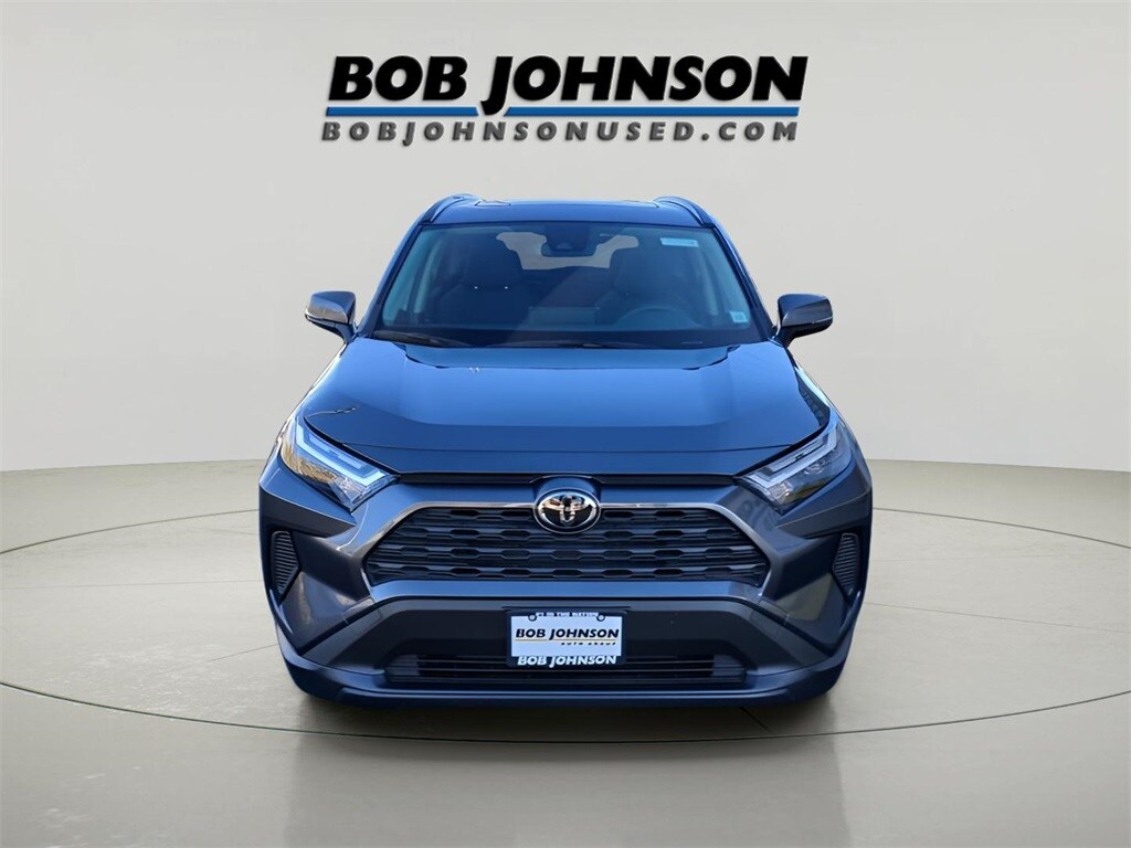 2023 Toyota RAV4 XLE photo 2