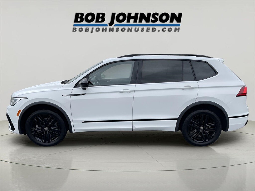 2022 Volkswagen Tiguan SE R-Line Black photo 3