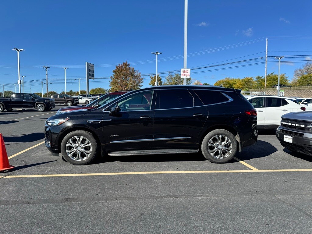 2021 Buick Enclave Avenir photo 3