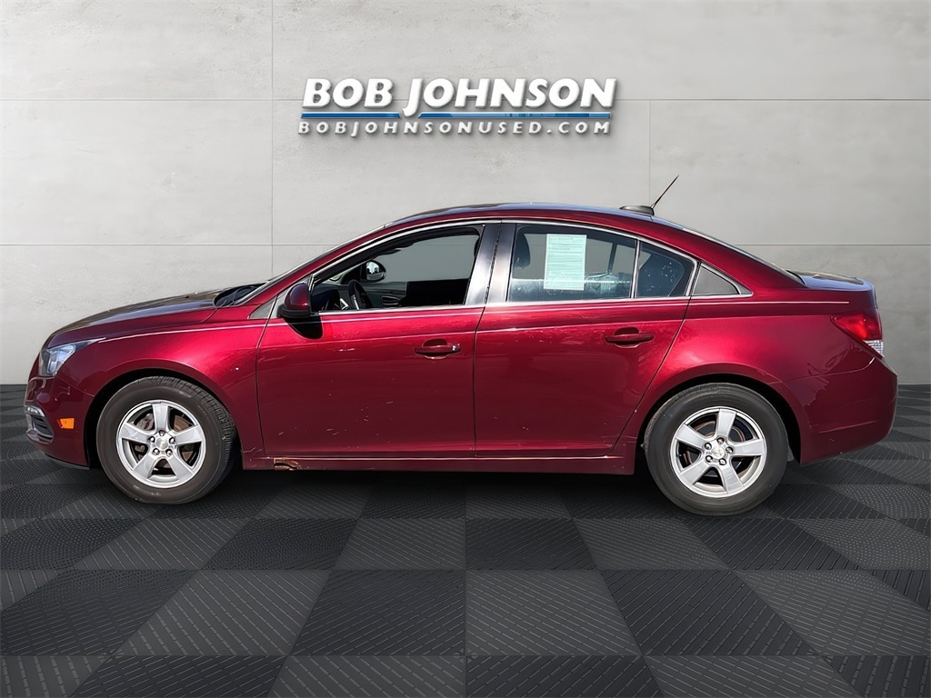 Used 2016 Chevrolet Cruze Limited 1LT with VIN 1G1PE5SB8G7121834 for sale in Rochester, NY