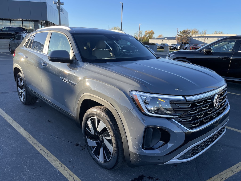 New 2025 Volkswagen Atlas Cross Sport 2.0T SE w/Technology 2.0T SE w/Technology 4MOTION