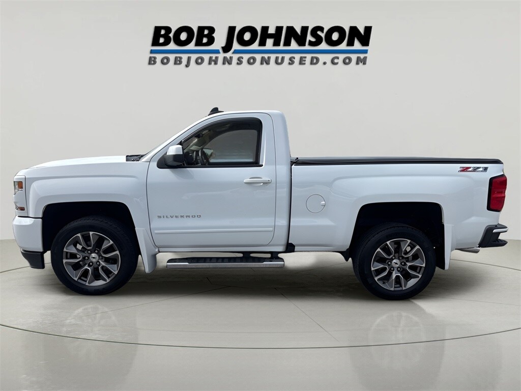 2016 Chevrolet Silverado 1500 LT photo 3