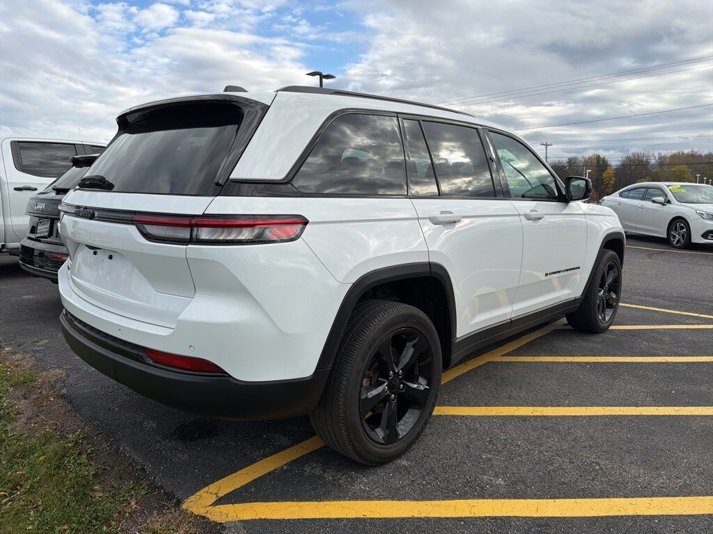 Used 2023 Jeep Grand Cherokee Altitude SUV