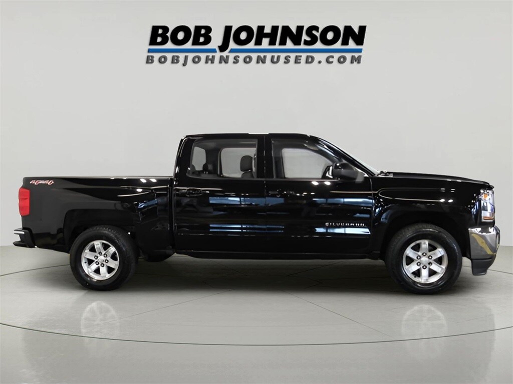 2017 Chevrolet Silverado 1500 LT photo 3