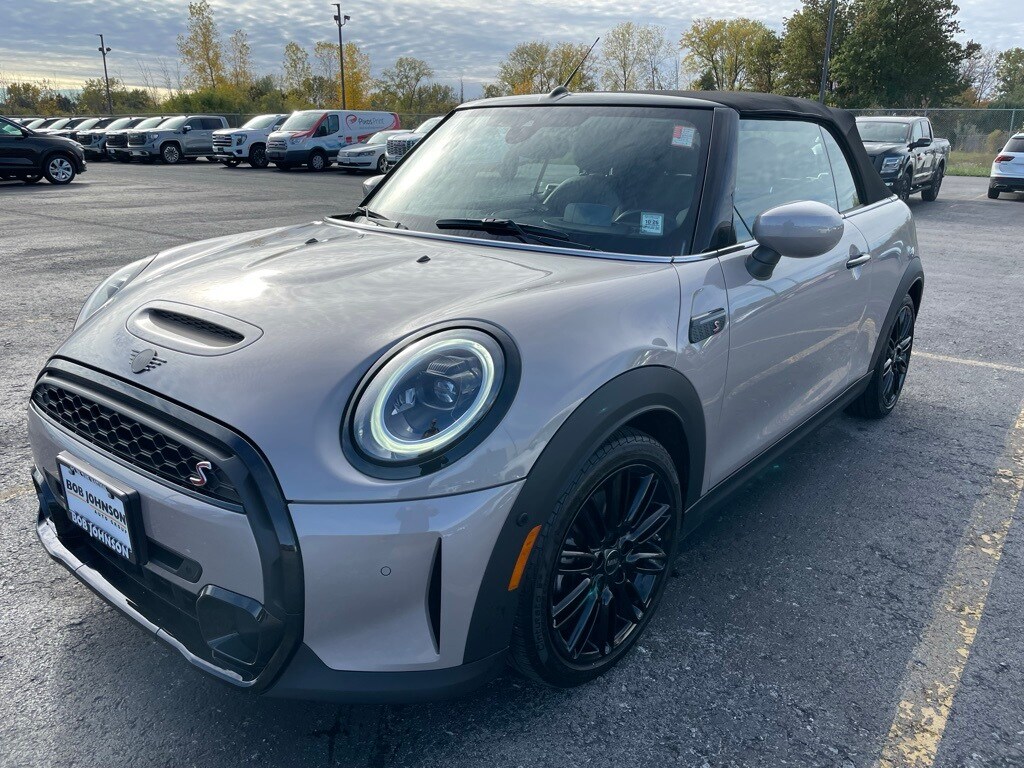 2022 Mini Cooper S Iconic photo 2