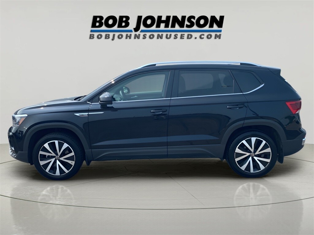 2022 Volkswagen Taos SE photo 4