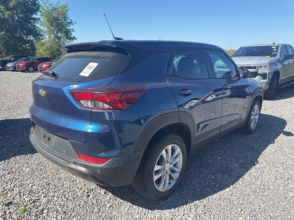 2021 Chevrolet Trailblazer LS photo 3