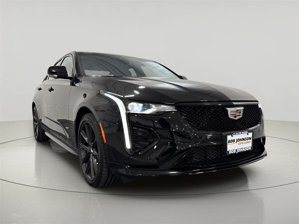 2023 Cadillac CT4 photo 2