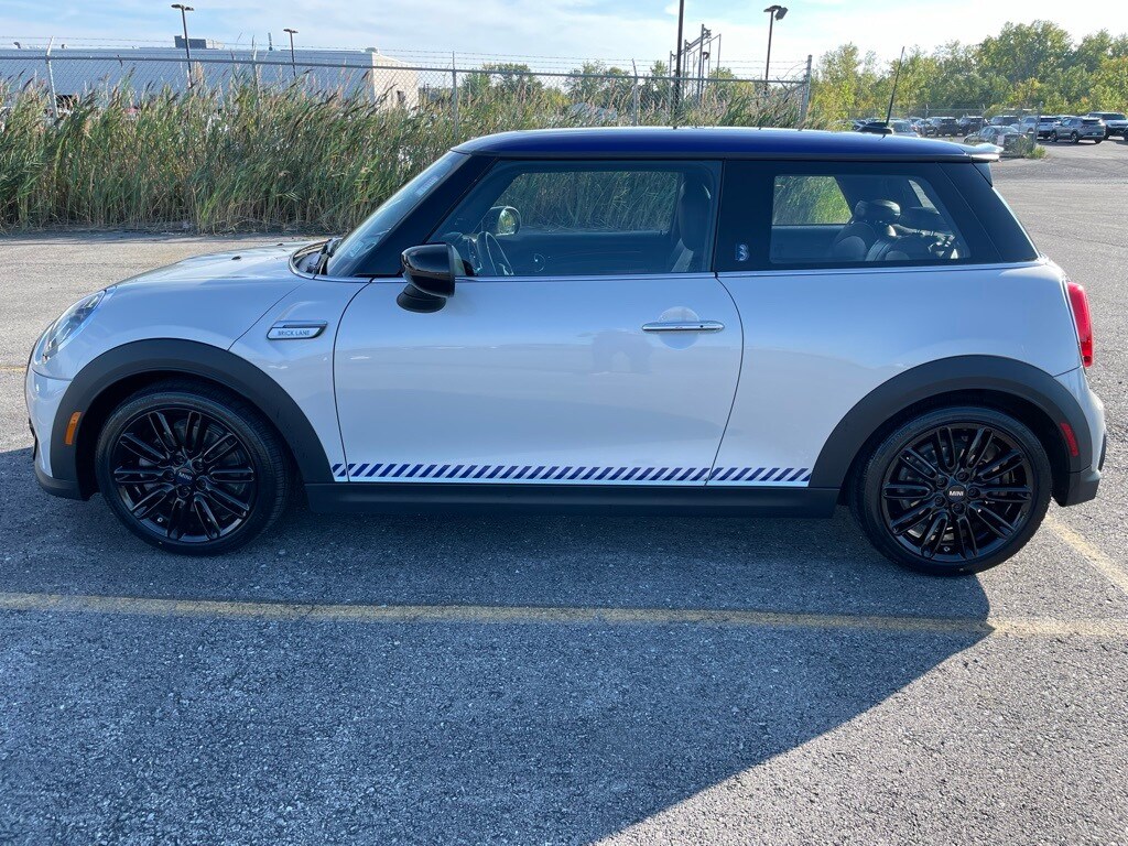 2022 Mini Cooper 2 Door Hardtop S photo 3