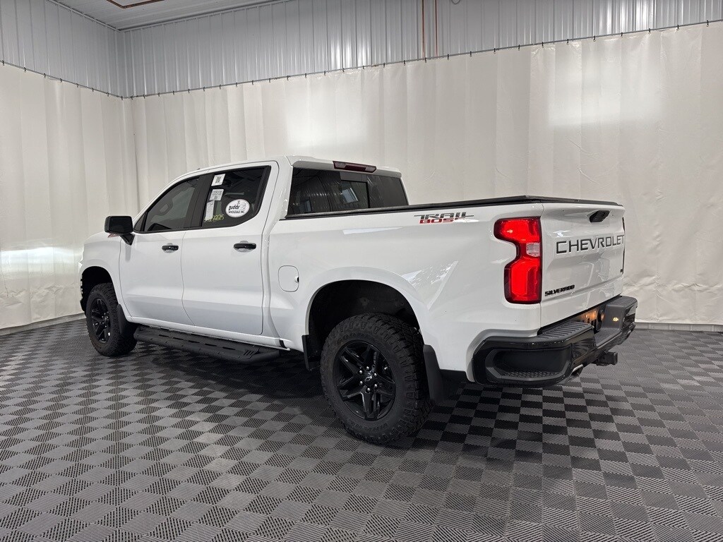 2021 Chevrolet Silverado 1500 LT Trail Boss photo 2