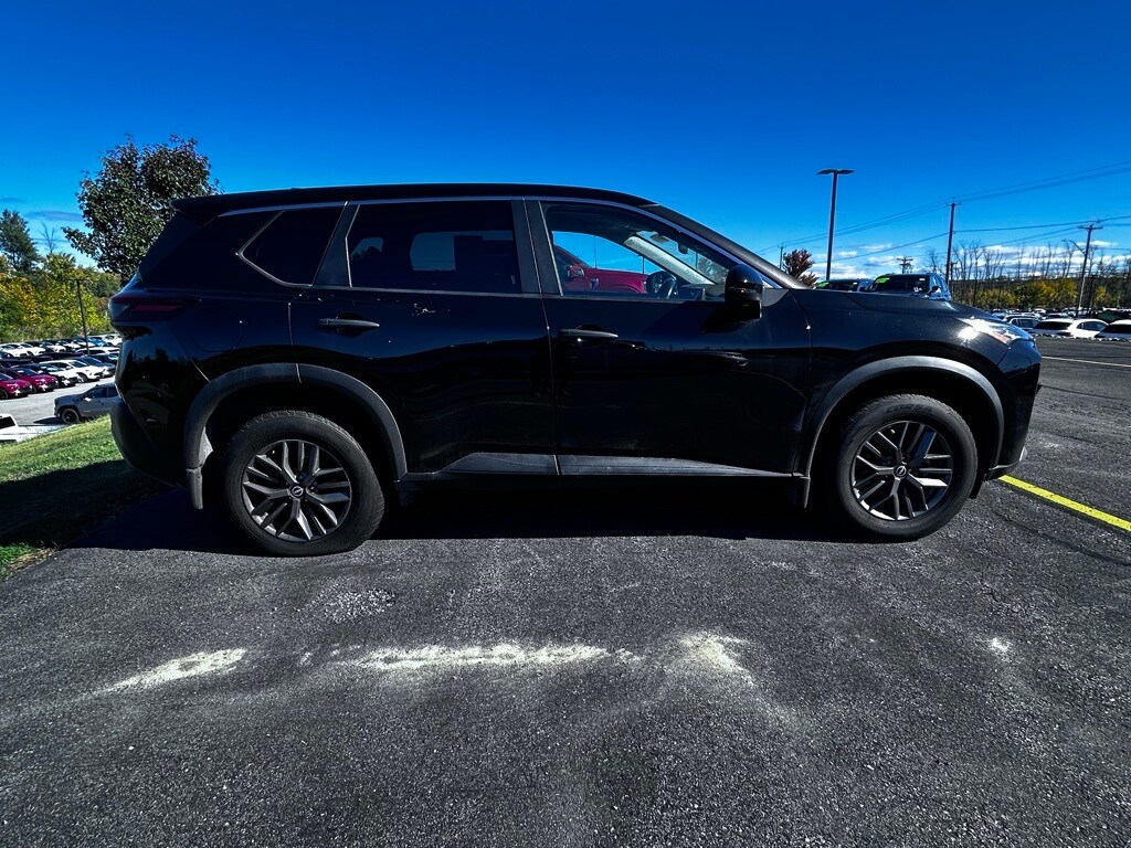 2022 Nissan Rogue S photo 3