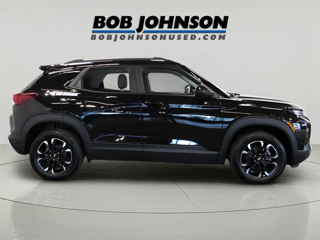 2022 Chevrolet Trailblazer LT photo 2