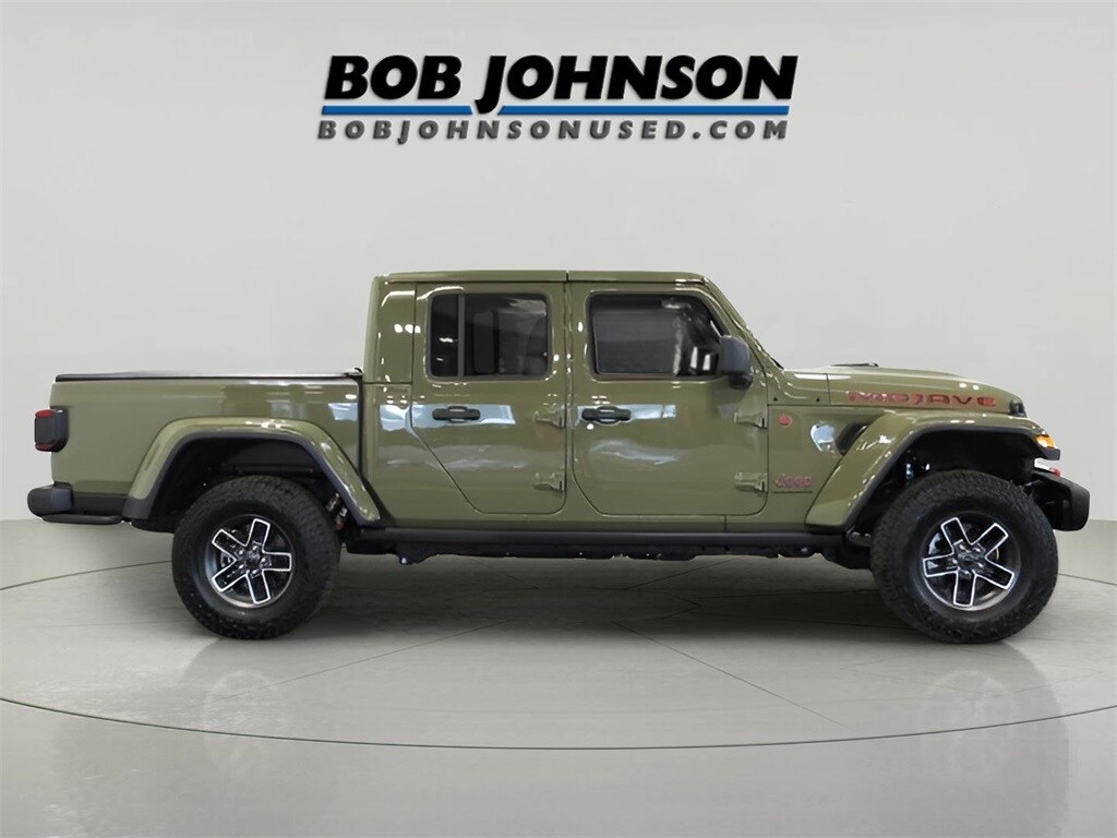 2025 Jeep Gladiator Mojave photo 3