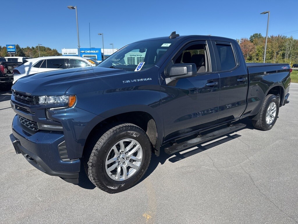 2021 Chevrolet Silverado 1500 RST photo 3
