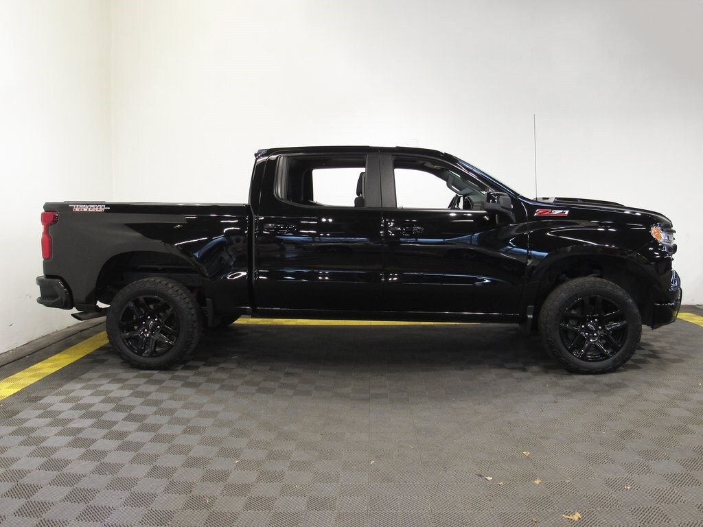 2024 Chevrolet Silverado 1500 LT Trail Boss photo 3