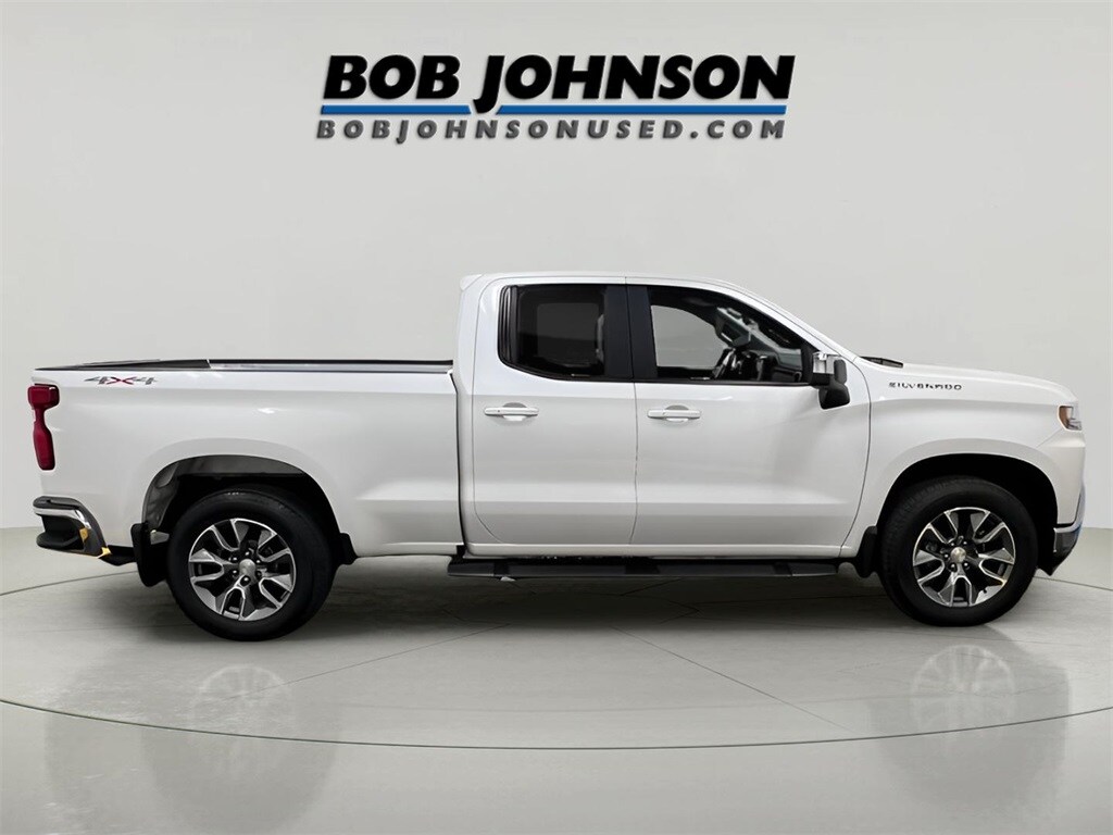 2019 Chevrolet Silverado 1500 LT photo 3