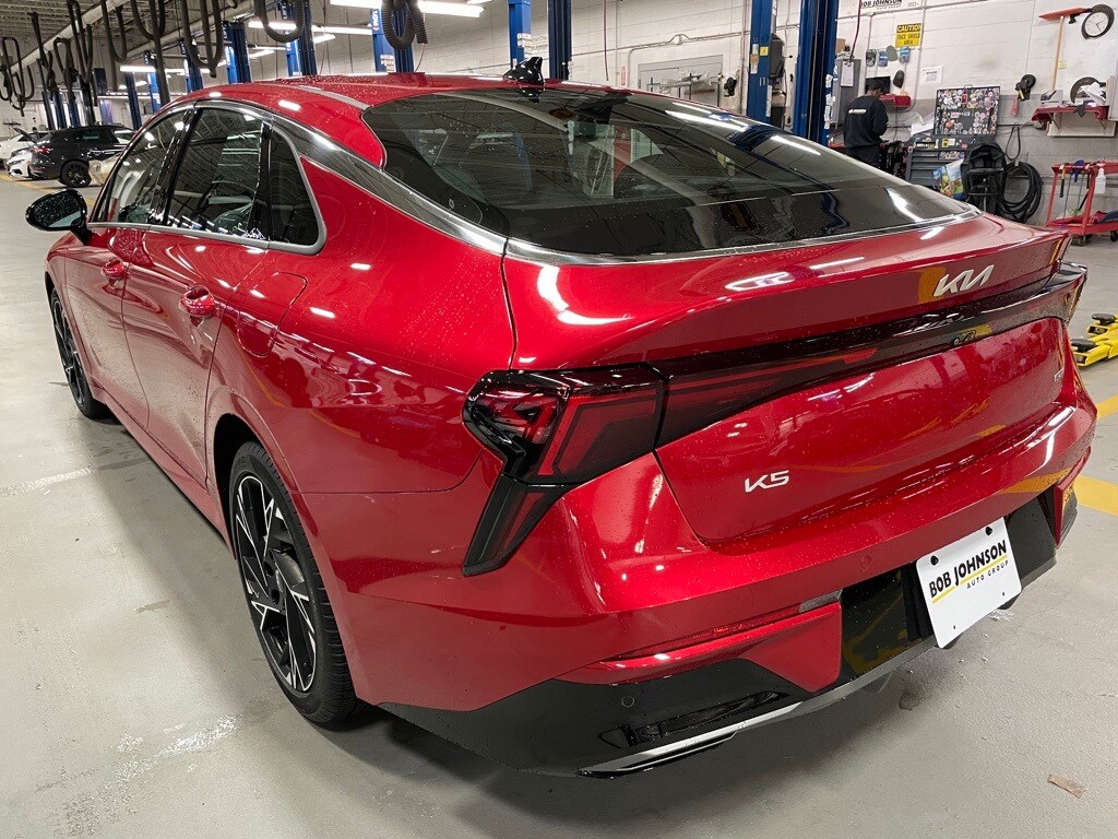 2025 Kia K5 GT-Line photo 4