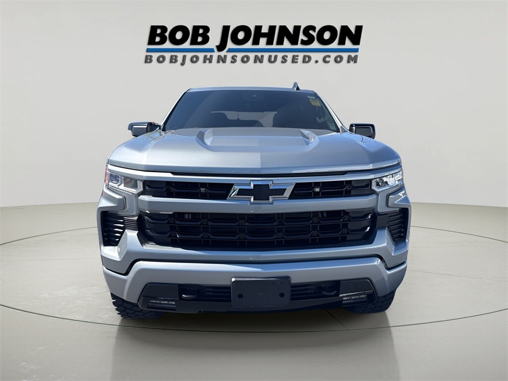 2024 Chevrolet Silverado 1500 RST photo 2