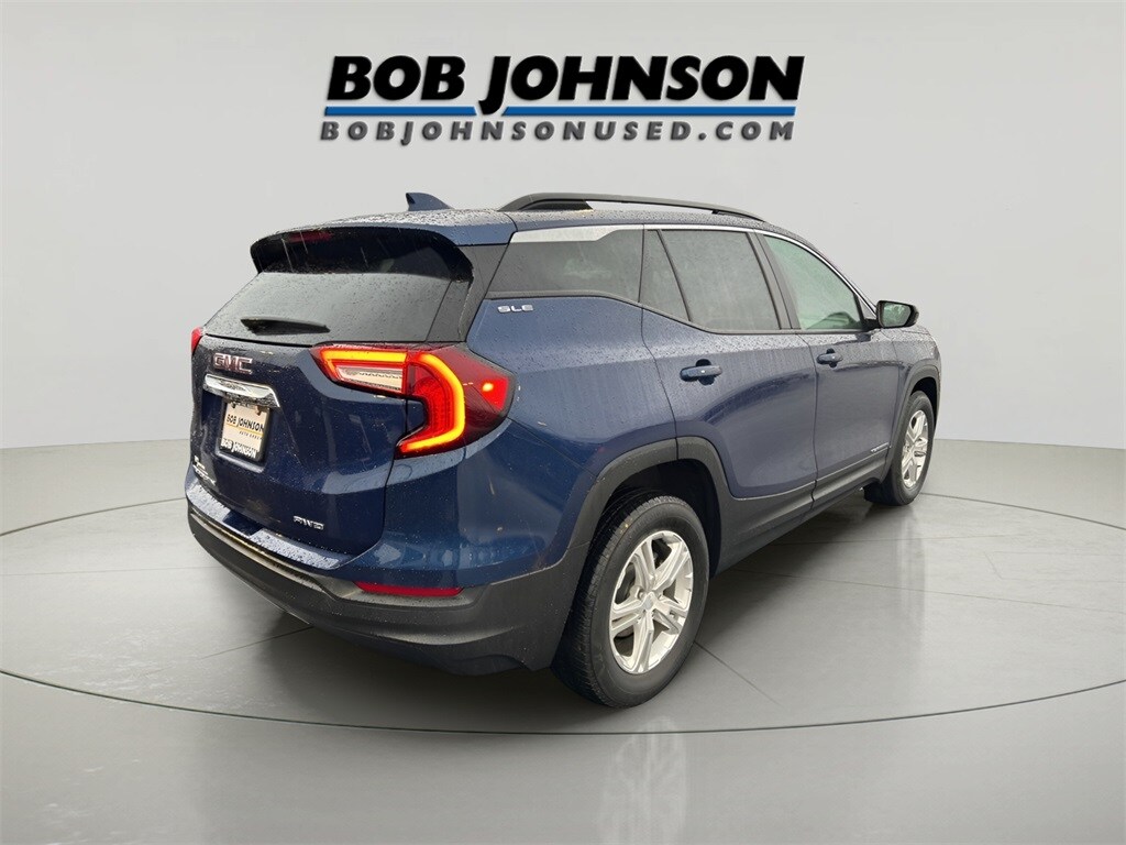 2022 Gmc Terrain SLE photo 3