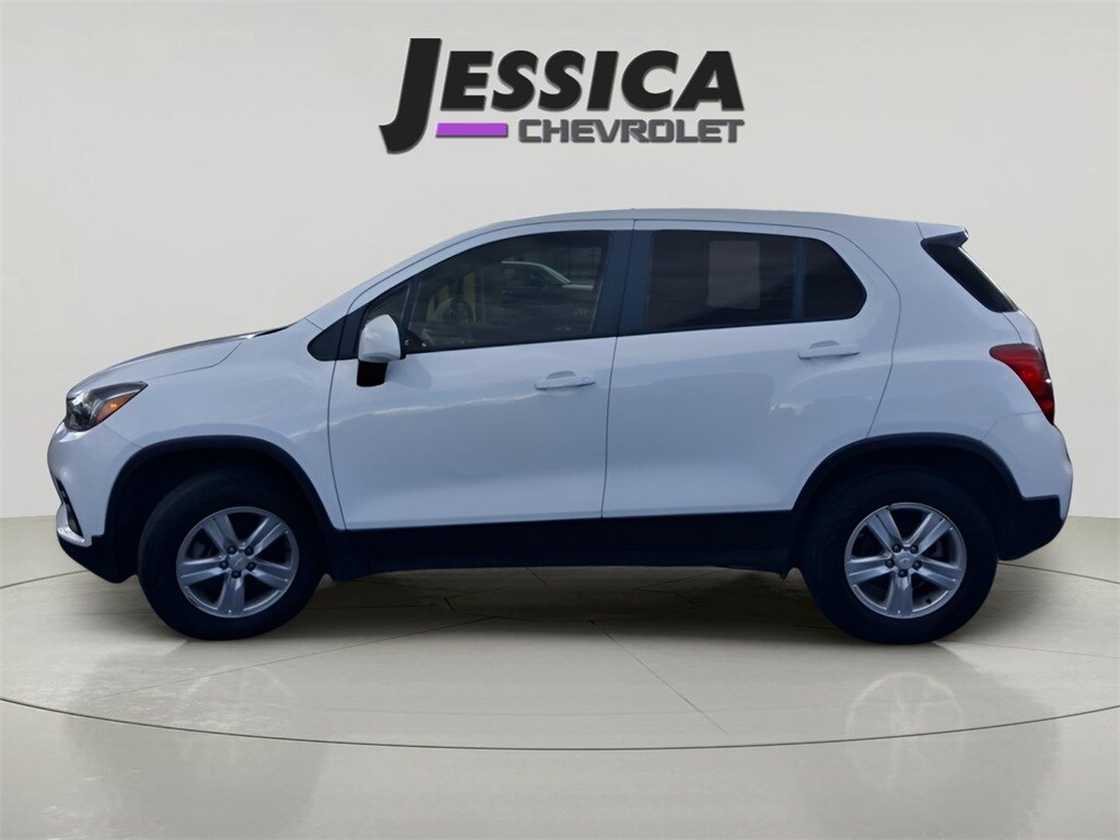 2022 Chevrolet Trax LS photo 4