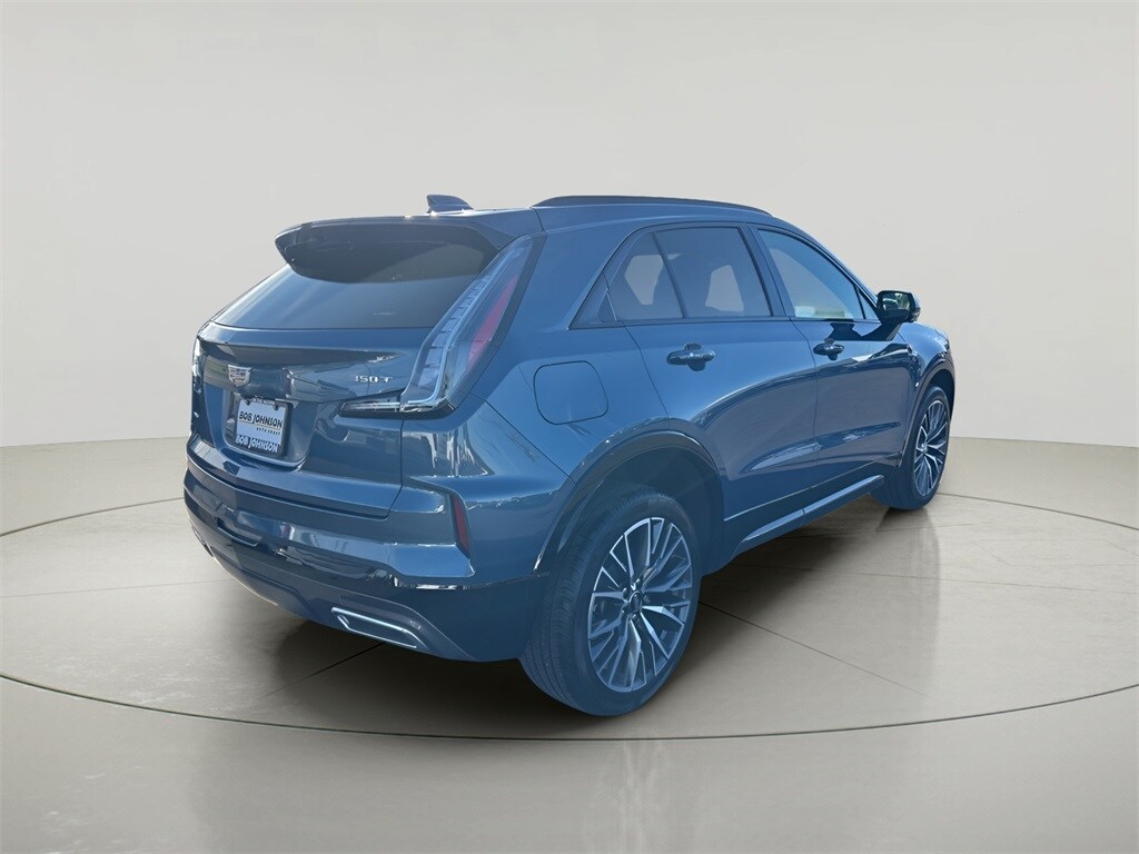 2025 Cadillac XT4 Sport photo 3