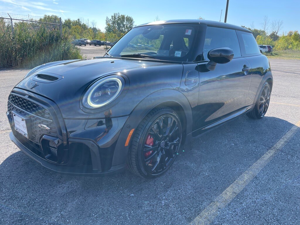 2024 Mini Cooper 2 Door Hardtop photo 2