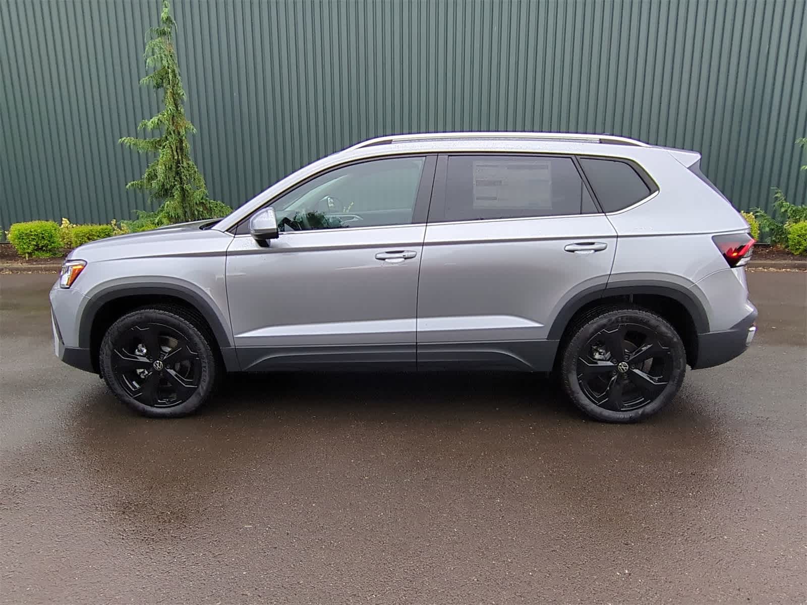 Thumbnail: 2025 Volkswagen Taos - 3