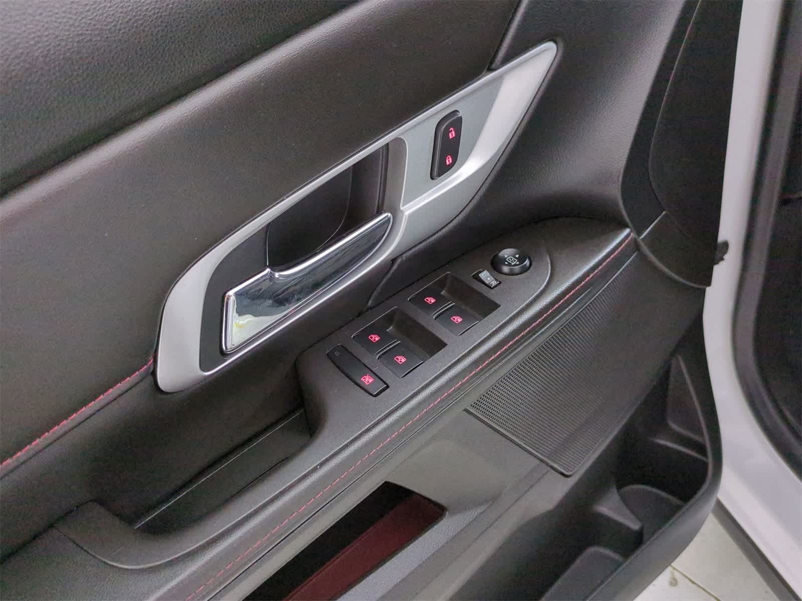 Thumbnail: 2015 GMC Terrain - 17