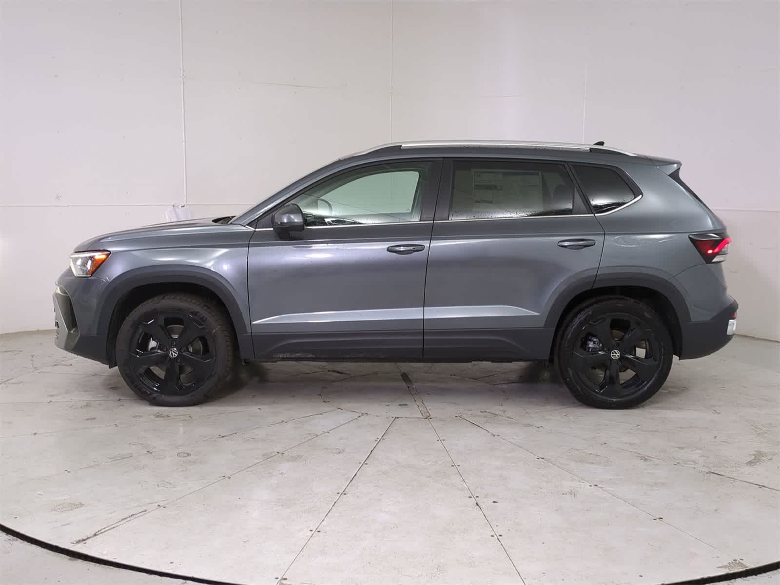 Thumbnail: 2025 Volkswagen Taos - 3