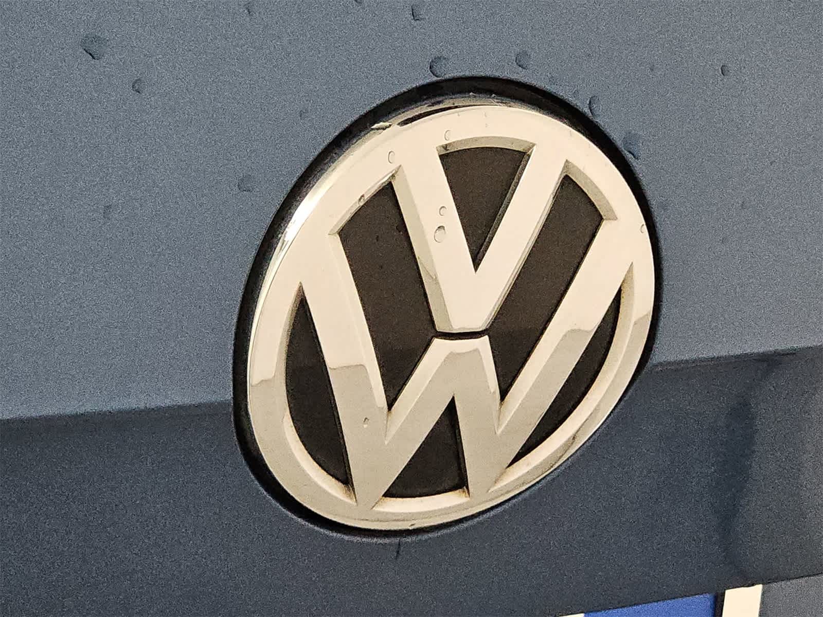2015 Volkswagen e-Golf SE 11