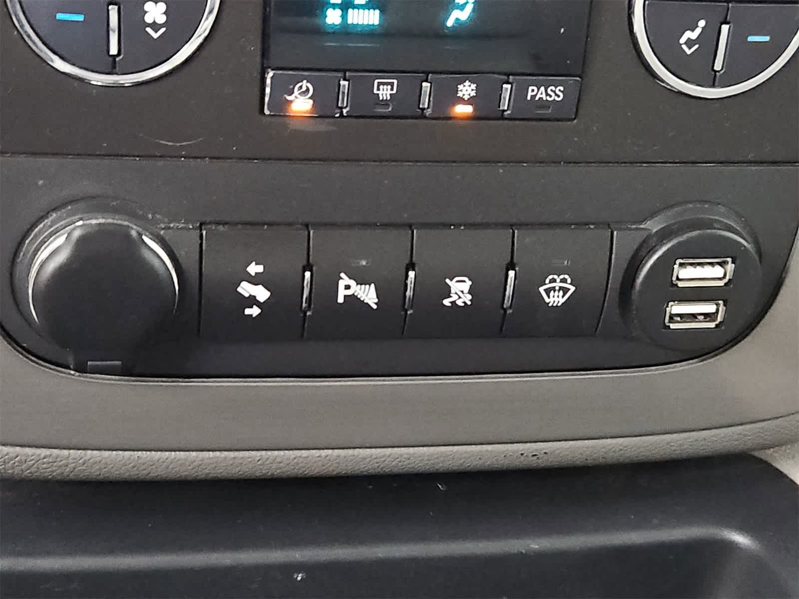 Thumbnail: 2008 GMC Yukon - 29