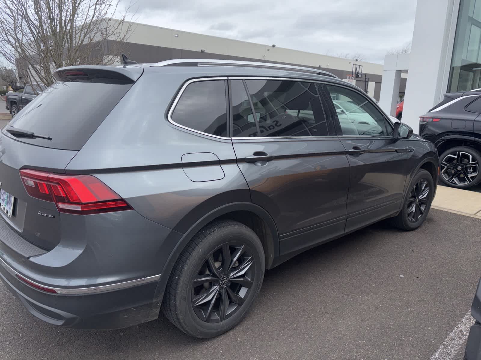 Thumbnail: 2022 Volkswagen Tiguan - 5