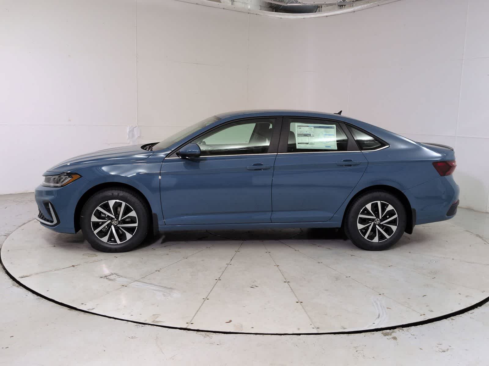 Thumbnail: 2026 Volkswagen Jetta - 3