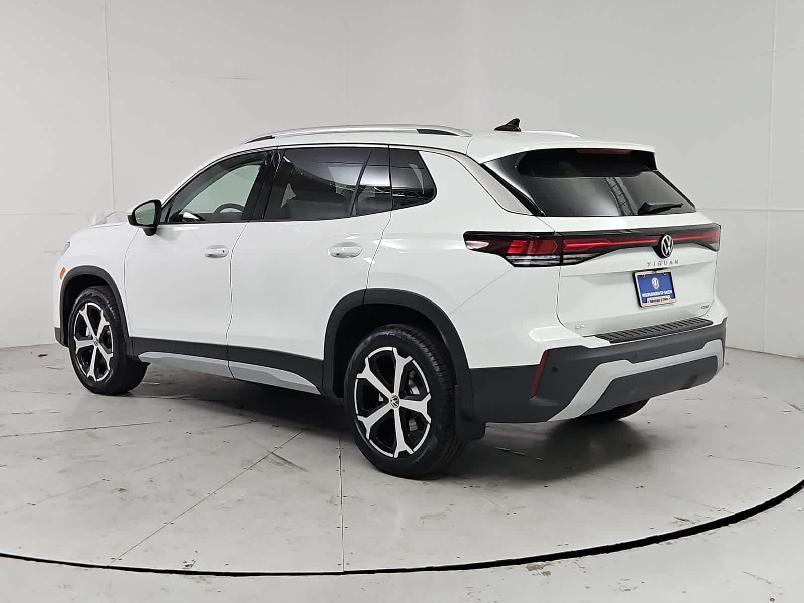 Thumbnail: 2026 Volkswagen Tiguan - 4