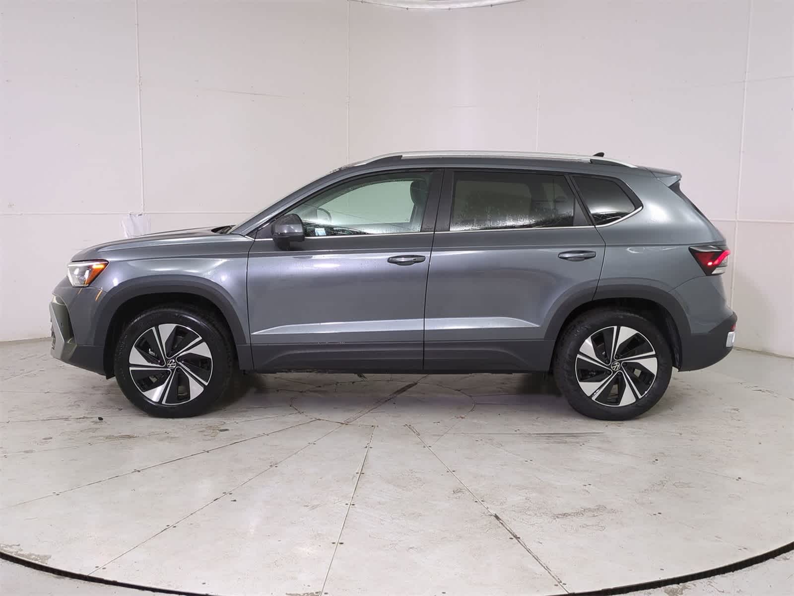 Thumbnail: 2025 Volkswagen Taos - 3