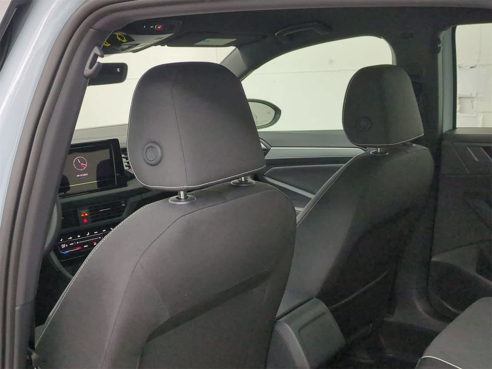 Thumbnail: 2025 Volkswagen Jetta - 18