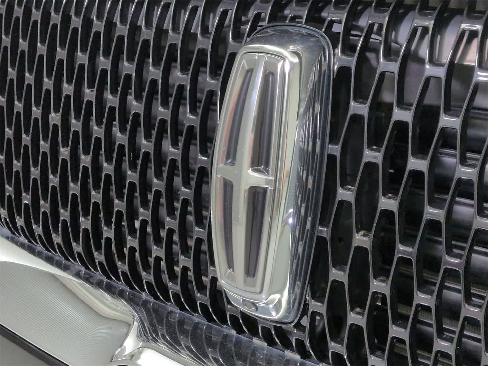 Thumbnail: 2023 Lincoln Navigator - 10