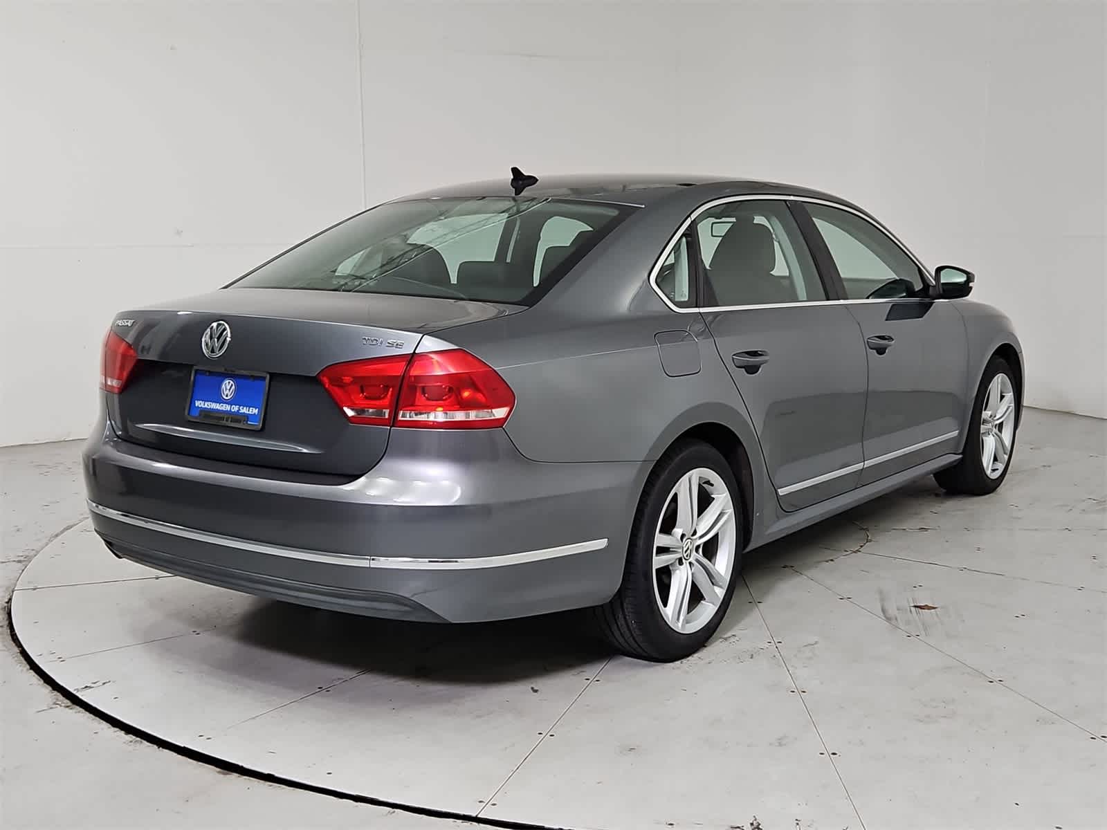 Thumbnail: 2013 Volkswagen Passat - 6