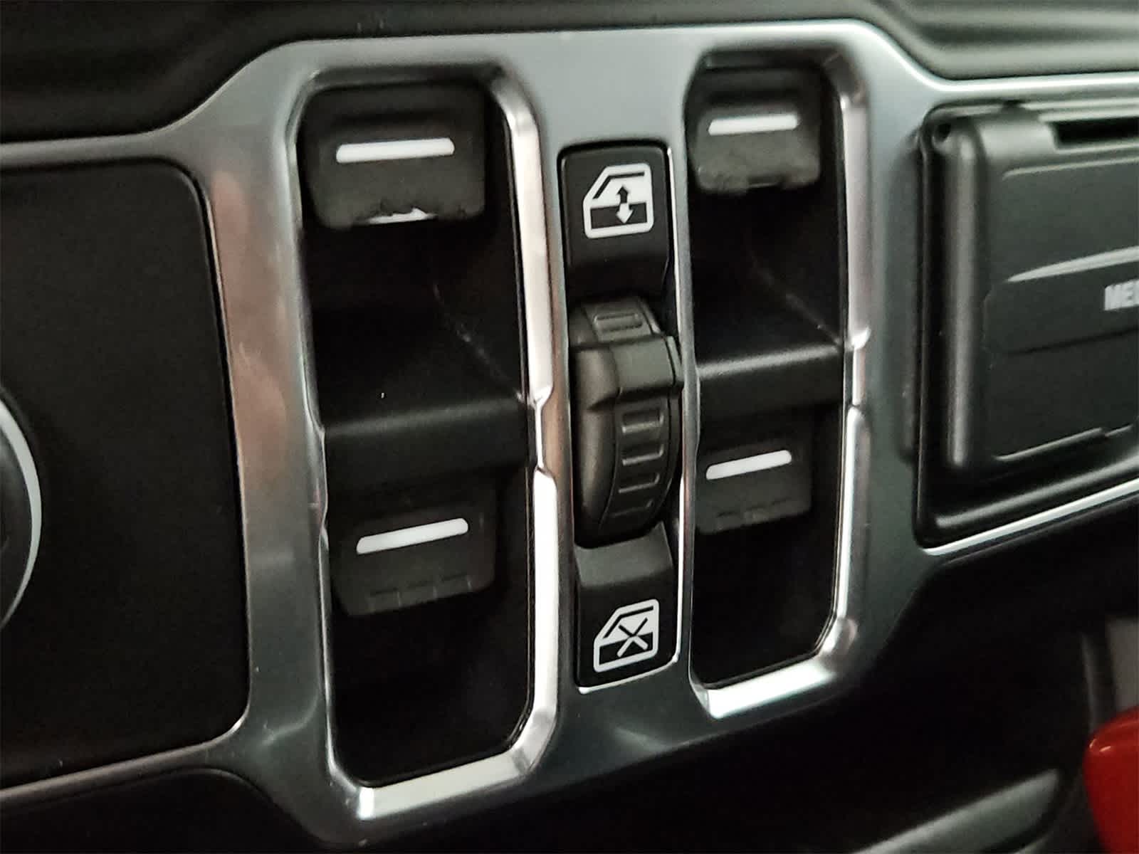 Thumbnail: 2020 Jeep Wrangler - 18