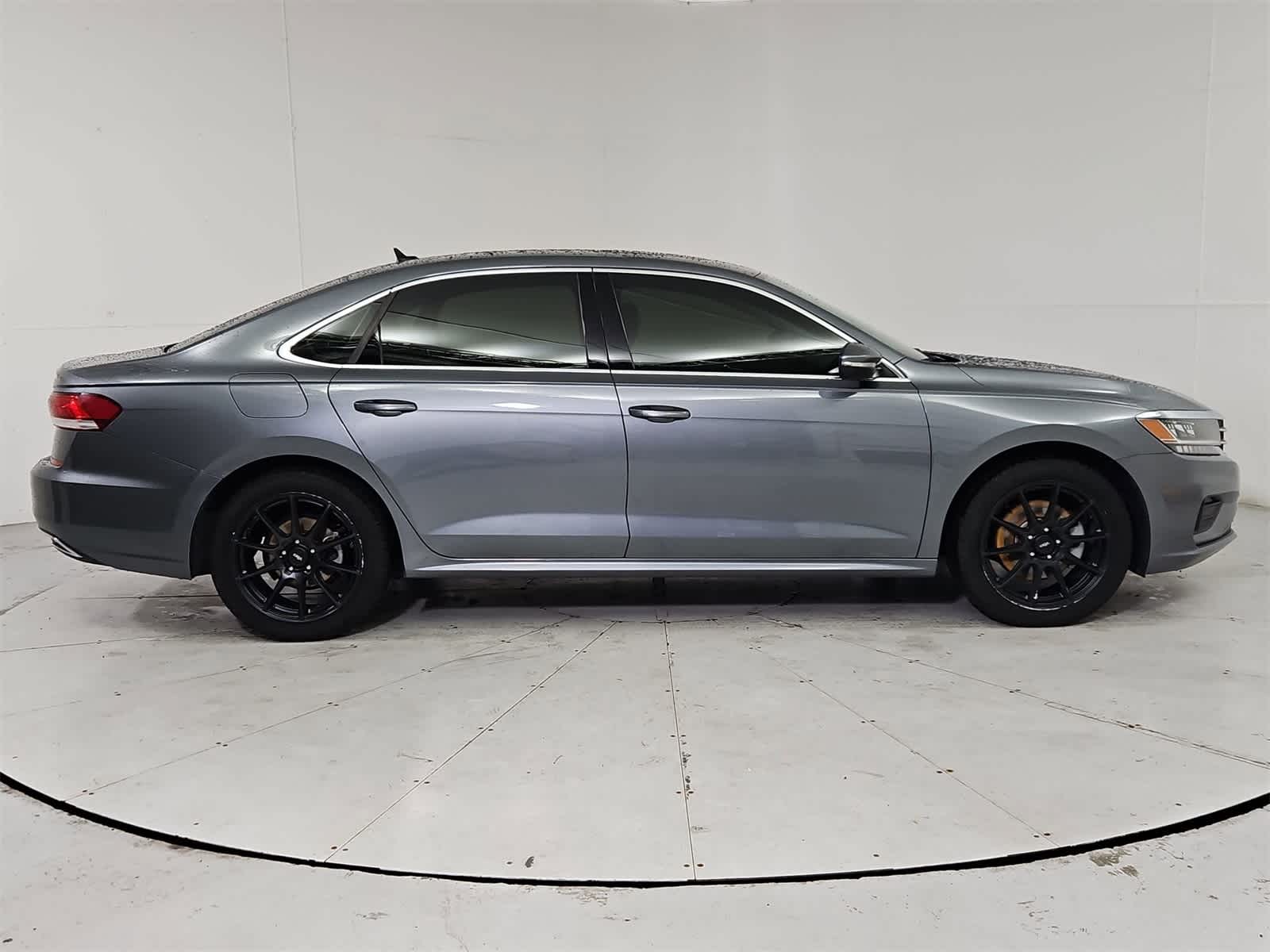 Thumbnail: 2022 Volkswagen Passat - 7